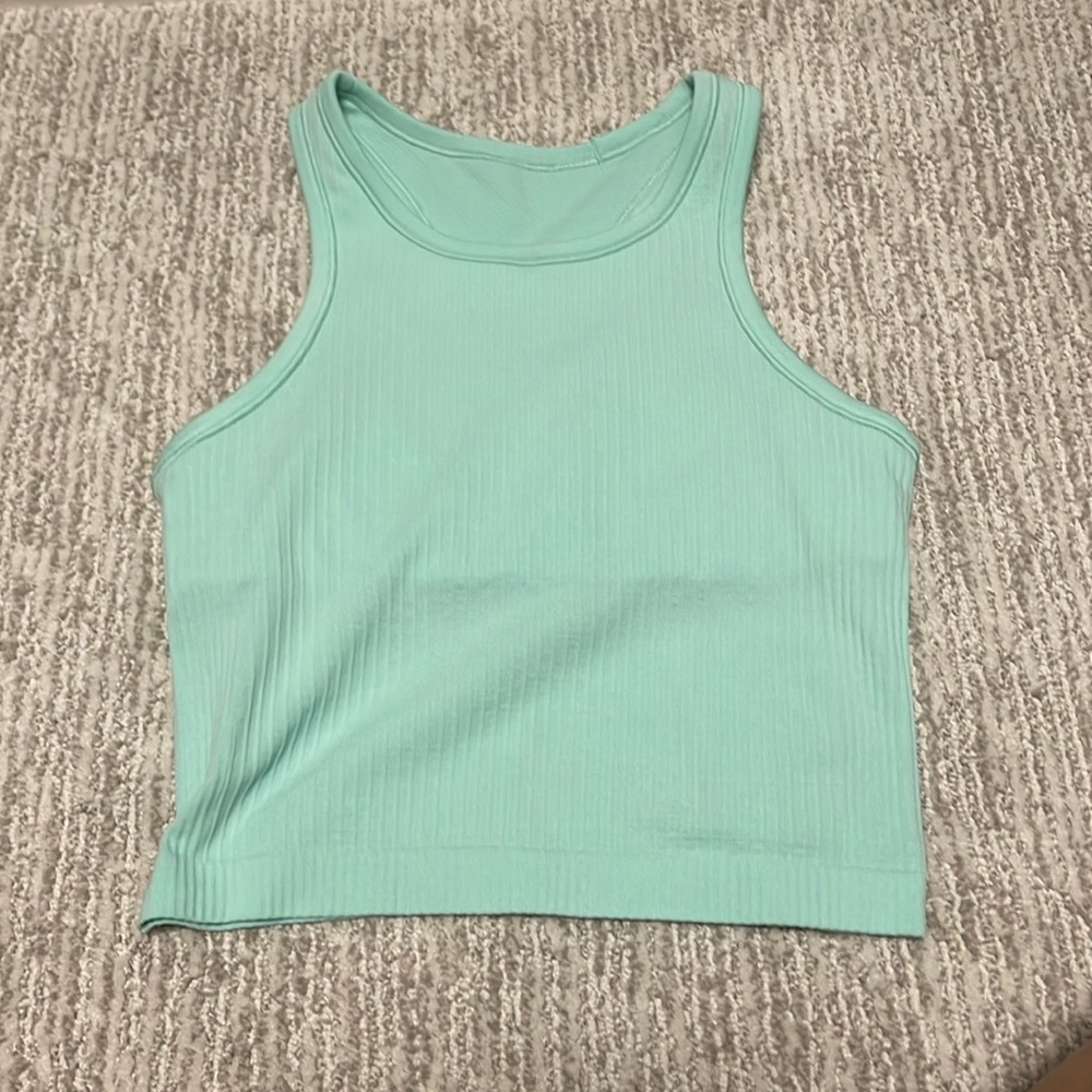 High neck cropped ebb to street tank top